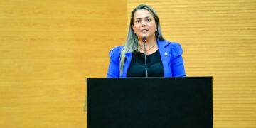 Cláudia de Jesus alerta para ações de combate às queimadas em Rondônia