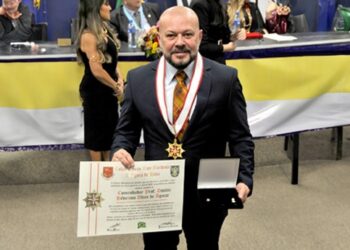 Integrante do MPRO é homenageado com Colar da Câmara Brasileira de Cultura