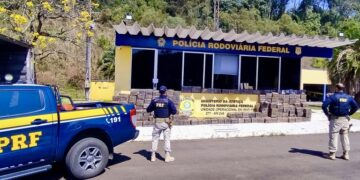 PRF apreende quase 2 toneladas de maconha no Paraná