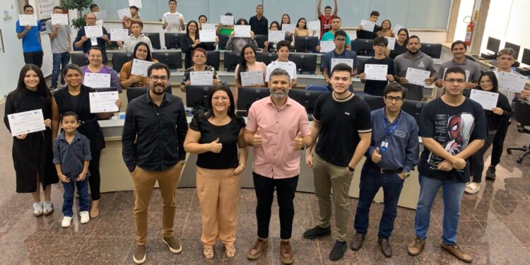 Escola do Legislativo capacita profissionais com a retomada do curso de Informática para o mercado de trabalho