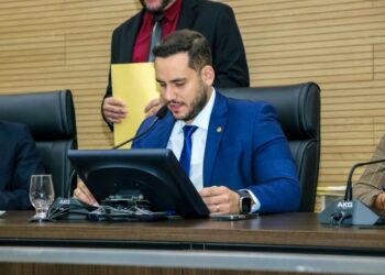 Affonso Cândido propõe horário cívico nas escolas de Rondônia