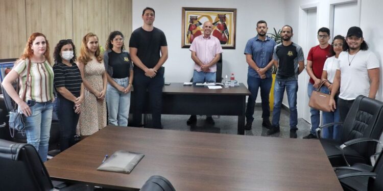 Ismael Crispin recebe comissão dos aprovados da Polícia Civil e reforça apoio à segurança Pública de Rondônia