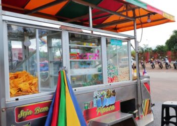 Semusb credencia e licencia vendedores ambulantes para trabalhar no feriado de finados e no Natal Porto Luz