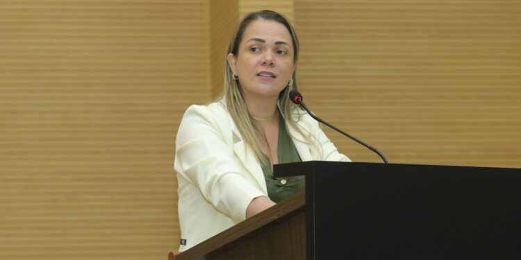 Cláudia de Jesus destaca regularização fundiária no setor chacareiro do aeroporto de Ji-Paraná
