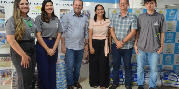 Alimentos arrecadados na Gincana do Conhecimento da Alero são destinados à Apae