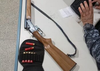 Homem ameaça vizinho com uma arma de fogo e é preso pela Polícia Militar