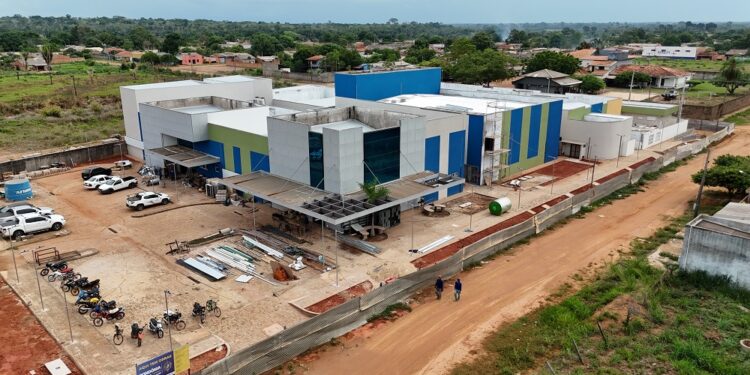 Dra. Taíssa acompanha avanços nas obras do Hospital Regional de Guajará-Mirim e destaca 85% de conclusão