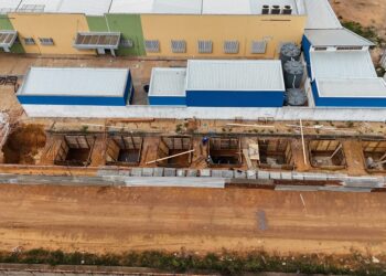 Obras do sumidouro do Hospital Regional de Guajará-Mirim são iniciadas após cobranças da Dra. Taíssa