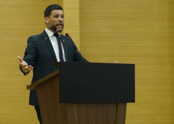 Delegado Camargo cobra ação da Energisa para melhoria no fornecimento de energia elétrica em Rondônia