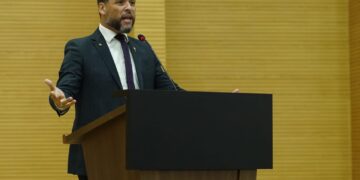 Delegado Camargo cobra ação da Energisa para melhoria no fornecimento de energia elétrica em Rondônia