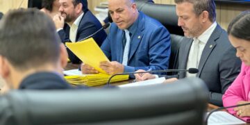 CCJR aprova projeto de autoria do deputado Ismael Crispin que garante direitos a professores readaptados