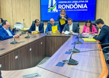 CCJR discute projeto sobre servidores readaptados na Educação