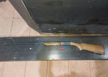 GUAJARÁ-MIRIM – POLÍCIA MILITAR PRENDE HOMEM POR PORTE ILEGAL DE ARMA DE FOGO