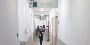 Corredores vazios no Hospital João Paulo II refletem ações eficazes do governo de Rondônia na saúde pública