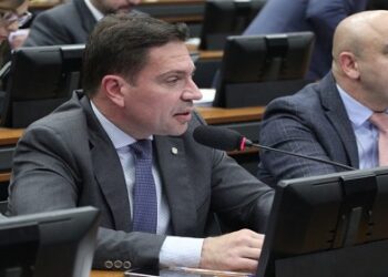 Proposta admite prova colhida em residência após flagrante