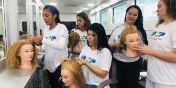 Escola Móvel de Imagem Pessoal do Idep está com inscrições abertas para cursos em Guajará-Mirim até sexta-feira, 18