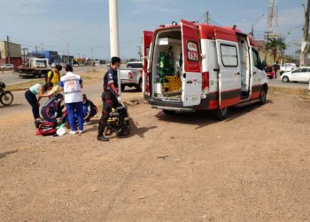 Acidente de trânsito entre carro e moto