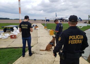 Polícia Federal e Receita Federal realizam ação conjunta de combate ao tráfico interestadual de drogas no aeroporto de Vilhena/RO