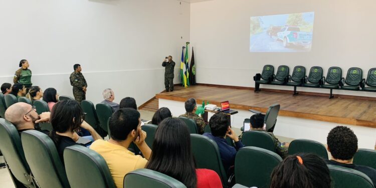 Batalhão de Polícia Ambiental recebe comitiva da SETIC para visita técnica e apresentação de atividades