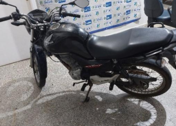 Polícia Militar apreende adolescente e um homem por furto de uma motocicleta