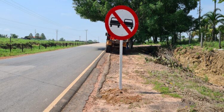Cláudia de Jesus cobra melhorias na sinalização de obras em estradas de Rondônia