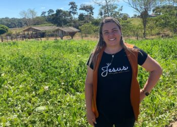Cláudia de Jesus repassa recursos para Nova União fortalecer agricultura familiar