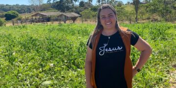 Cláudia de Jesus repassa recursos para Nova União fortalecer agricultura familiar