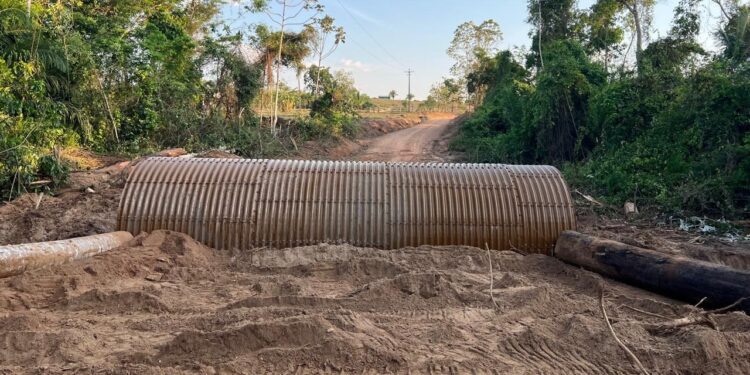 Ezequiel Neiva destina tubos metálicos para eliminar pontes velhas entre Colorado do Oeste e Vilhena