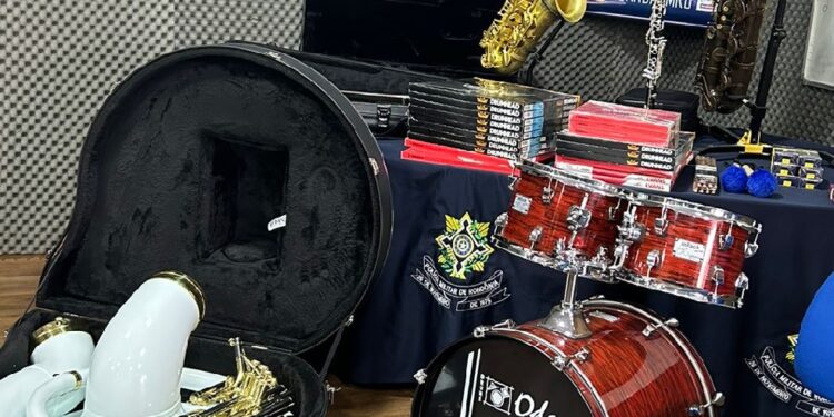 Emenda parlamentar do deputado Nim Barroso garante equipamentos para banda da PMRO