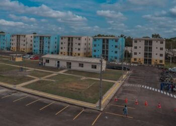Minha Casa Minha Vida retoma obras paralisadas em Ji-Paraná, anuncia Cláudia de Jesus