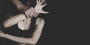 Entra em vigor lei que amplia para até 40 anos a pena para casos de feminicídio