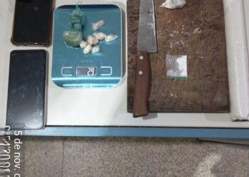 Dupla é presa suspeita de tráfico de drogas