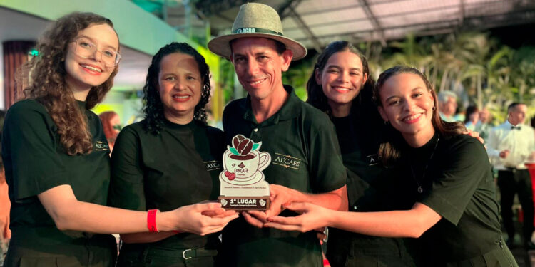 Assistência técnica oferecida pelo governo de RO eleva qualidade do café dos produtores de Rolim de Moura