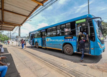 Prefeitura determinou aumento da frota de ônibus das linhas que dão acesso aos cemitérios