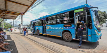Prefeitura determinou aumento da frota de ônibus das linhas que dão acesso aos cemitérios