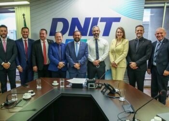 Deputados rondonienses e bancada do Parlamento Amazônico pressionam Dnit sobre a BR-319