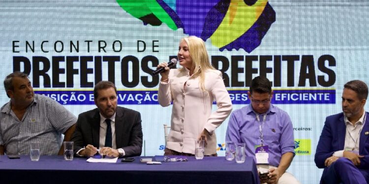 Ieda Chaves incentiva gestores municipais a cuidar das pessoas e dos animais em novos mandatos