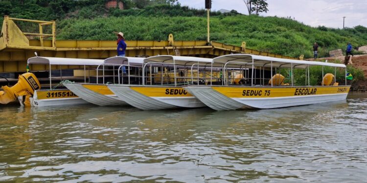 Mais nove embarcações são entregues pelo governo de RO para o transporte de estudantes do Baixo Madeira