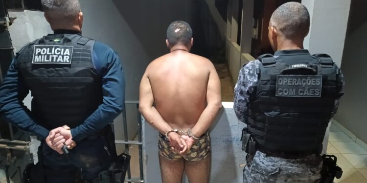 Homem acusado de matar três pessoas em São Francisco do Guaporé é preso pela Polícia Militar