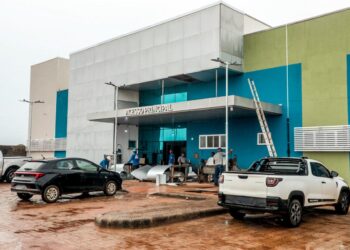 Reta final: obras no Hospital de Guajará-Mirim avançam e chegam aos 92%