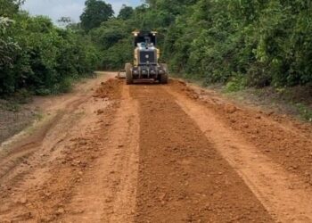 Prefeitura de Porto Velho recupera linha rurais no setor chacareiro ao longo da estrada 28 de Novembro