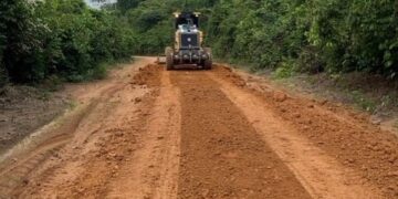 Prefeitura de Porto Velho recupera linha rurais no setor chacareiro ao longo da estrada 28 de Novembro