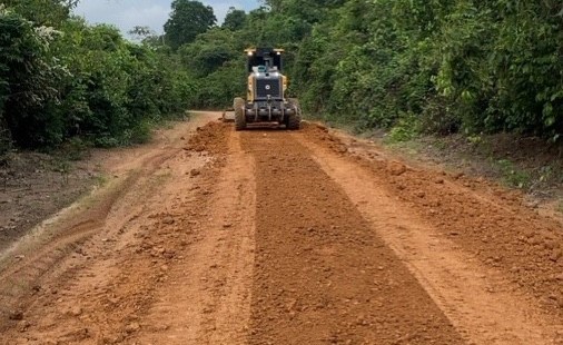 Prefeitura de Porto Velho recupera linha rurais no setor chacareiro ao longo da estrada 28 de Novembro