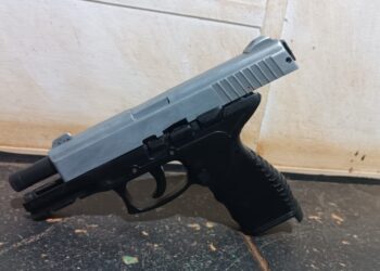 POLÍCIA MILITAR APREENDE SIMULACRO DE ARMA DE FOGO COM MENORES DE IDADE