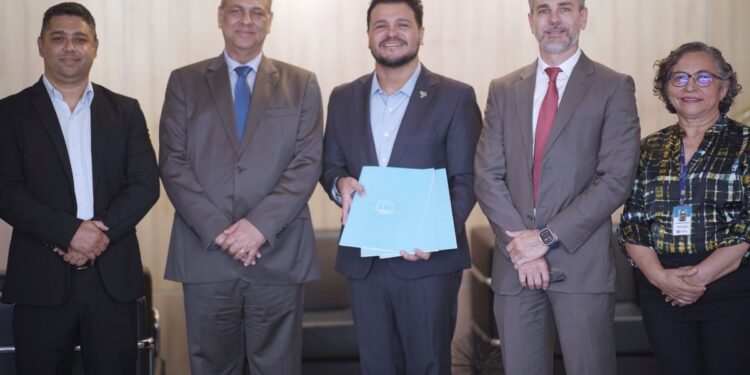 Alero recebe proposta de novo PCCS para servidores do Judiciário
