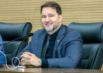 Deputado Alex Redano destina R$ 300 mil em emendas para aquisição de Implanon em três municípios