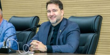 Deputado Alex Redano destina R$ 300 mil em emendas para aquisição de Implanon em três municípios