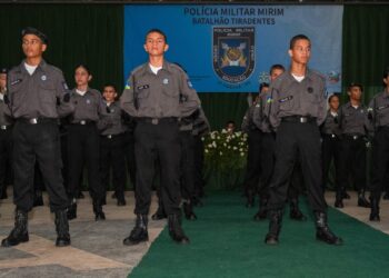 Formatura da Polícia Militar Mirim de Ji-Paraná celebra conquistas e homenagens