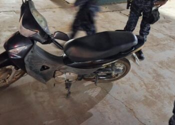 Polícia Militar recupera motocicleta após identificarem suspeitos através das câmeras de segurança
