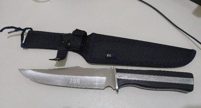 Homem é detido com faca após denúncia de ameaça em rodoviária em Ariquemes